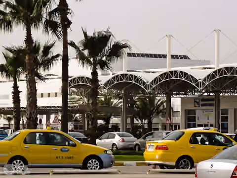 желтое турецкое такси такси Анталия